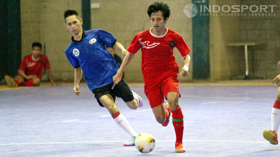  Tim nasional futsal Indonesia saat menjalani pemusatan latihan di lapangan futsal POR Pelita Jaya, Sawangan, Depok. 
